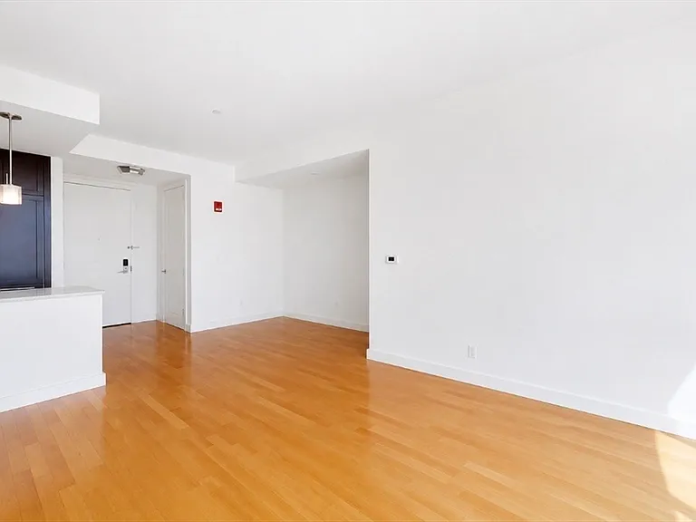 400 Stuart St #18G — Photo 4