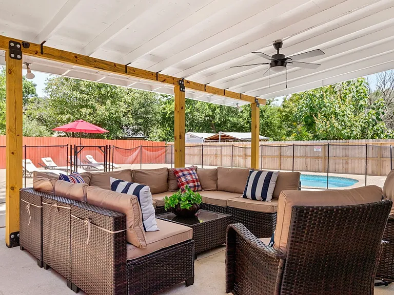 Richland Hills Dr — Photo 2