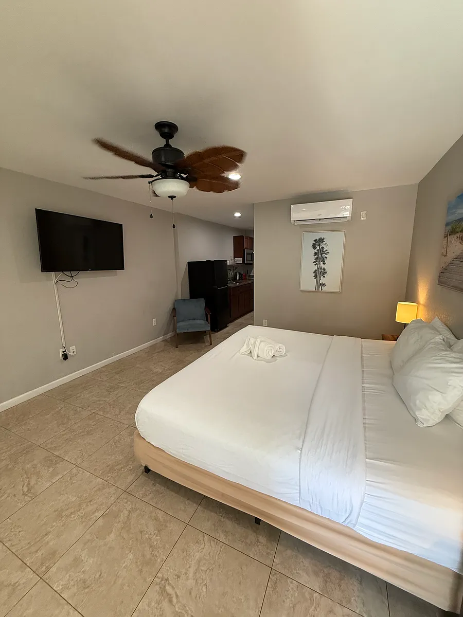 Building Photo - 601 N Ocean Blvd #1