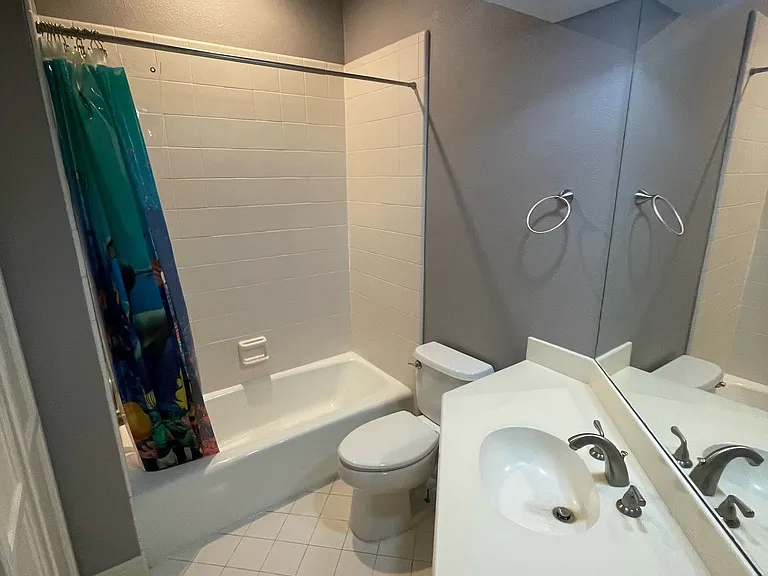 917 Birdsall St — Photo 10