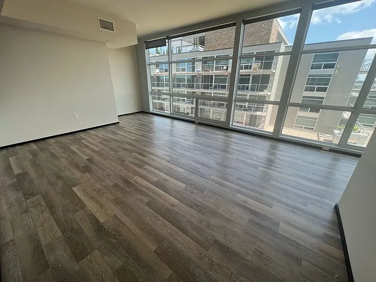 Galaxie High Rise Apartments — Photo 219