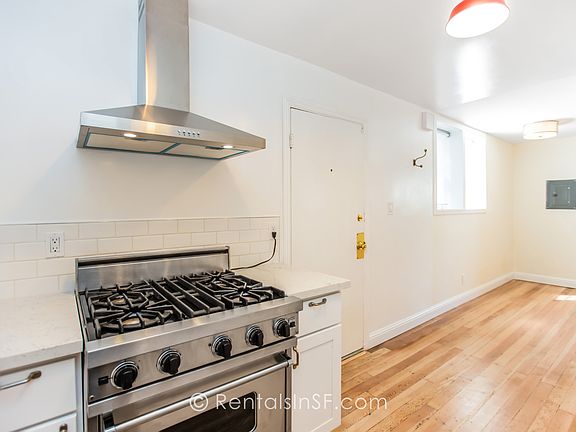 3rd image of 2951 Bush St #B