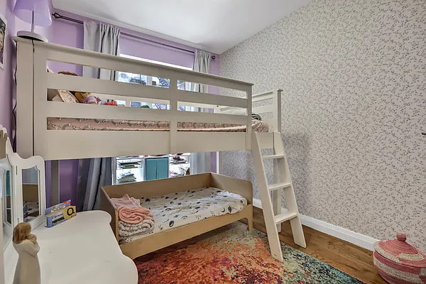Sold by Dwell Residential Inc | media 10