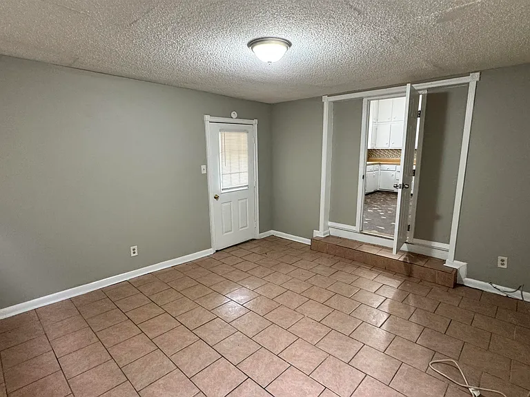 1114 Azalia St — Photo 21