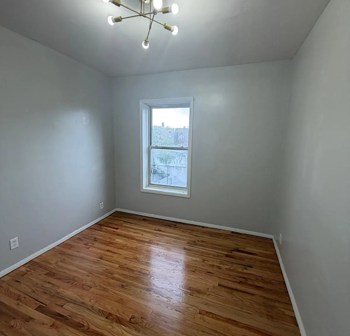 3 bed, $1,900 — Photo 3