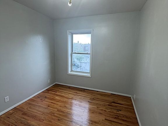 3rd image of 653 Mount Prospect Ave APT 1A