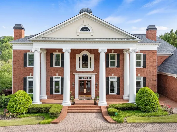 1075 Carnoustie Ln, Alpharetta, GA 30005