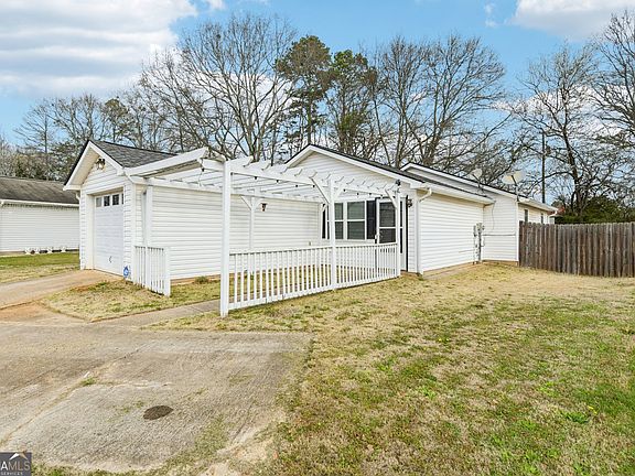 3rd image of 269 Buckingham Ct