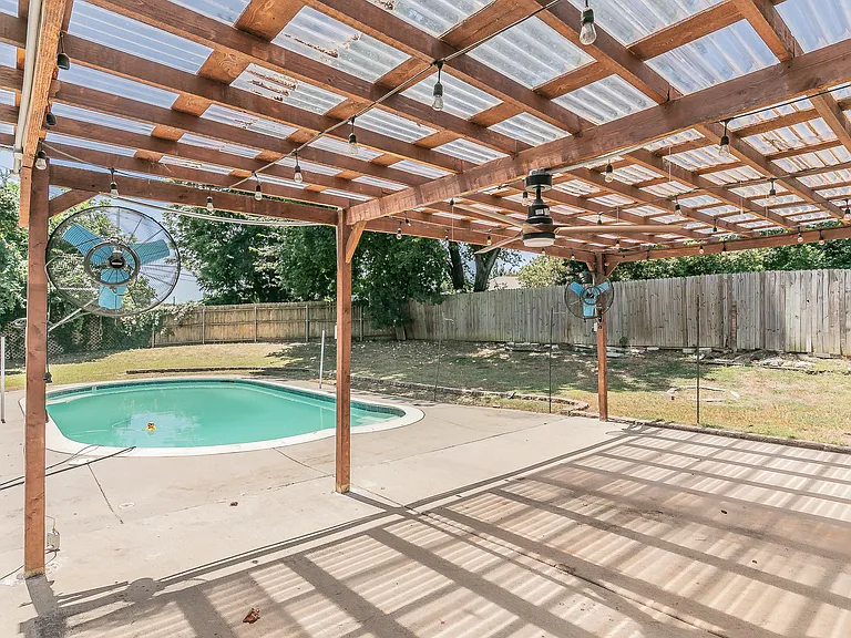 2 Edgemere Ct — Photo 33