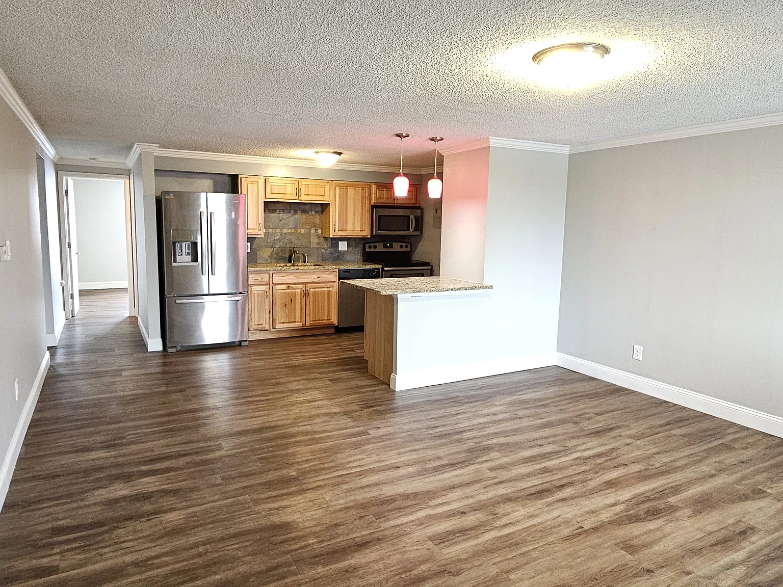 2 bed, 840 sqft, $1,540 — Photo 2