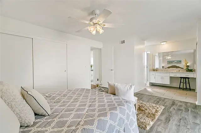 1054 Rolling Hills Dr — Photo 11