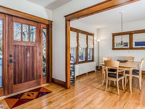 3rd image of 649 Hillcrest Blvd