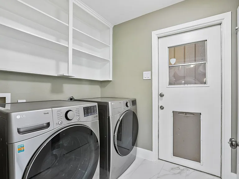10903 Mellow Ln — Photo 9