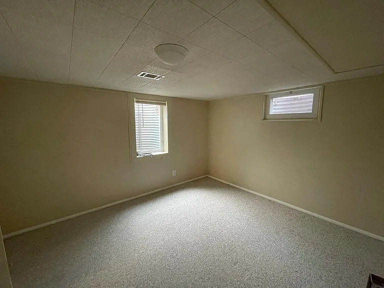 2551 S Ivy St — Photo 22