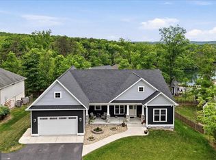 516 Sleigh Dr, Cross Junction, VA 22625