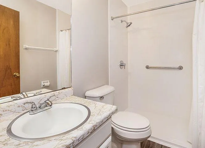 Updated Full Bath