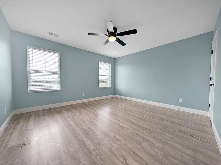 3020 Locust Blossom Cv — Photo 12