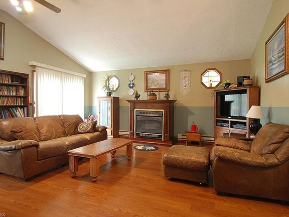 5th image of 1116 Sweetbriar Dr