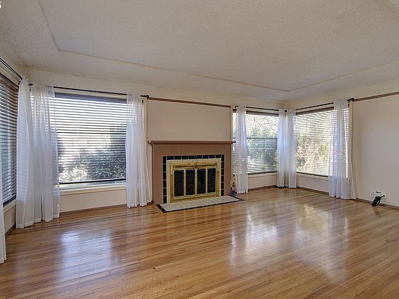 5th image of 609 NW 41st St