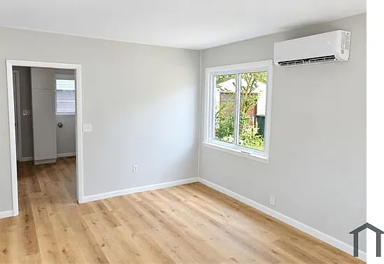 3 bed, 884 sqft, $1,700 — Photo 3