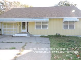 916 SW Gage Blvd, Topeka, KS 66606