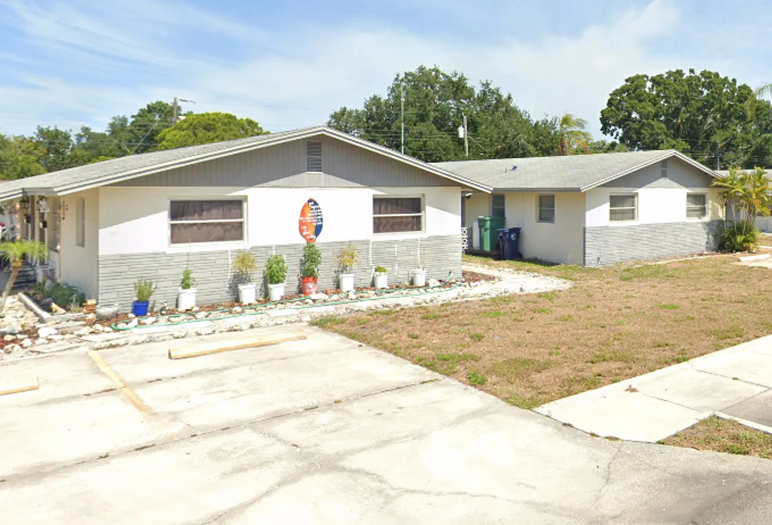 2 bedroom 2 bath Duplex — Photo 2