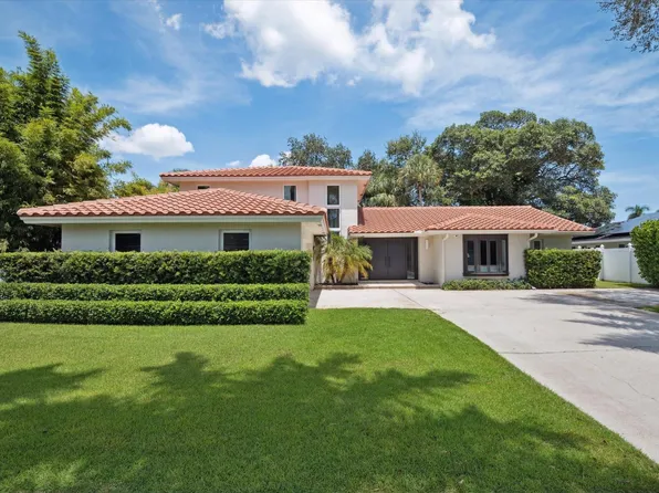 701 Carriage Hill Lane, Boca Raton, FL 33486