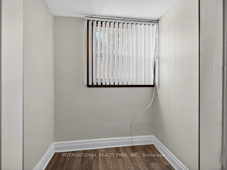 109 Balsam Ave S #2 — Photo 9