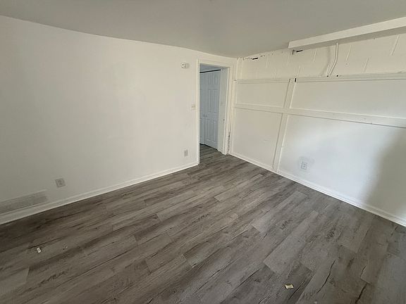 3rd image of 22727 Rein Ave