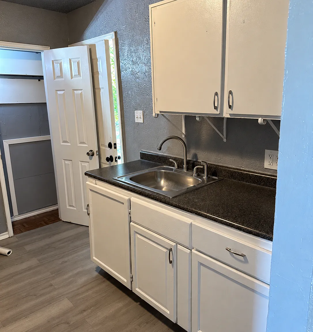 3 bed, 921 sqft, $1,600 — Photo 3