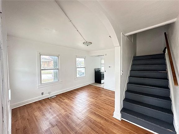 5th image of 208 S Washington Ave
