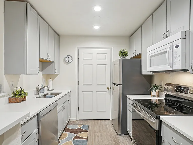 Cambridge Crossing Apartments — Photo 9