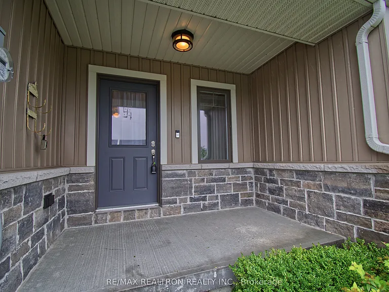 35 Cobblestone St — Photo 5