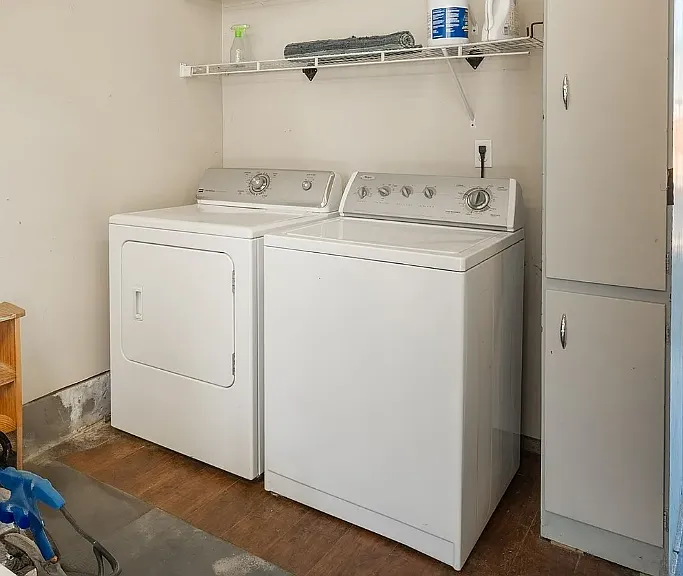 130 N Franklin Ave #B — Photo 13