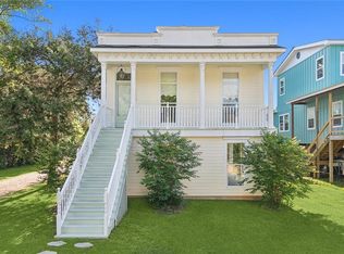 1113 Pine St, Madisonville, LA 70447
