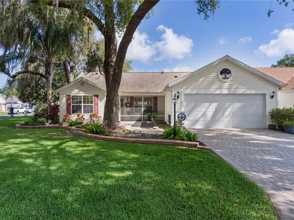 411 Loma Paseo Dr, Lady Lake, FL 32159