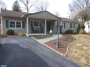 12 Pleasantview Rd, Feasterville Trevose, PA 19053