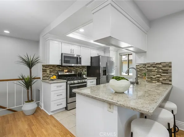 25183 Oak Canyon Ln, Lake Forest, CA 92630