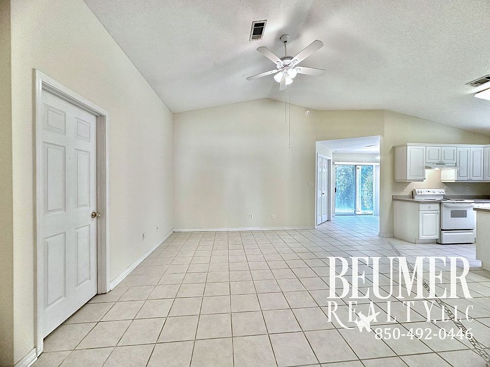 1st image of 2033 Sequoia Cir