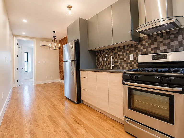 295 Bainbridge St #3F — Photo 4