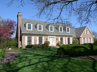 1275 Persimmon Dr, St Charles, IL 60174