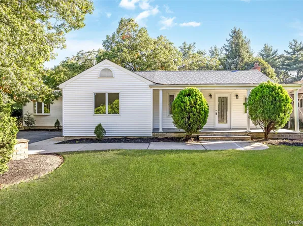 52 Rexmere Avenue, Farmingville, NY 11738
