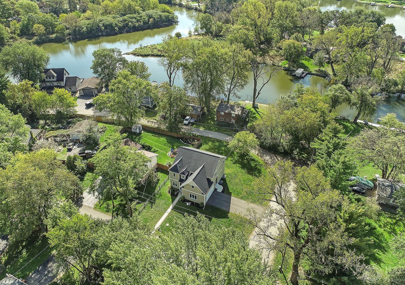 425 S Circle Ave, Port Barrington, IL 60010 Zillow