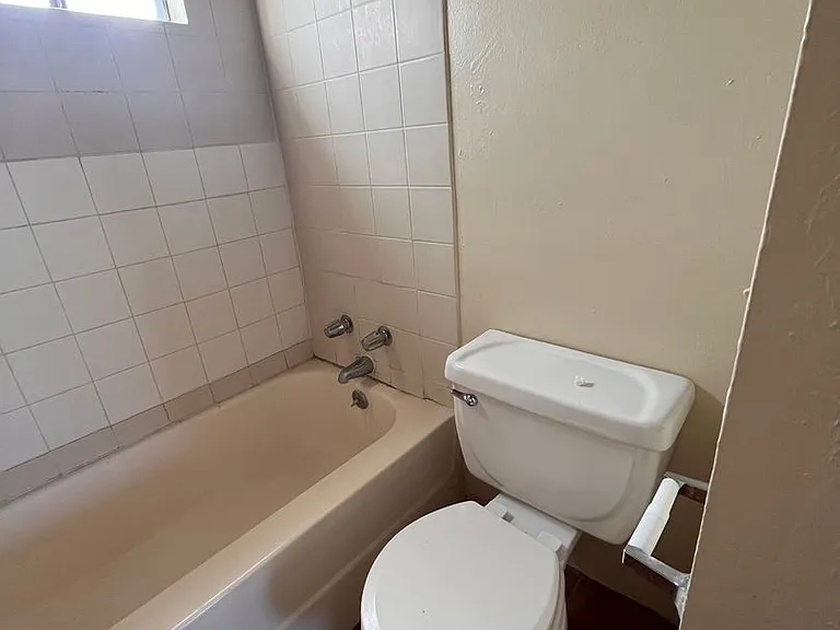 2301 N Northway Ave — Photo 18
