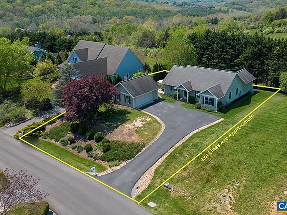 2nd image of 49 Woodridge Ln