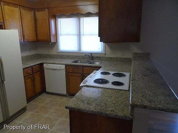 2nd image of 4900 Edgegrove Cir