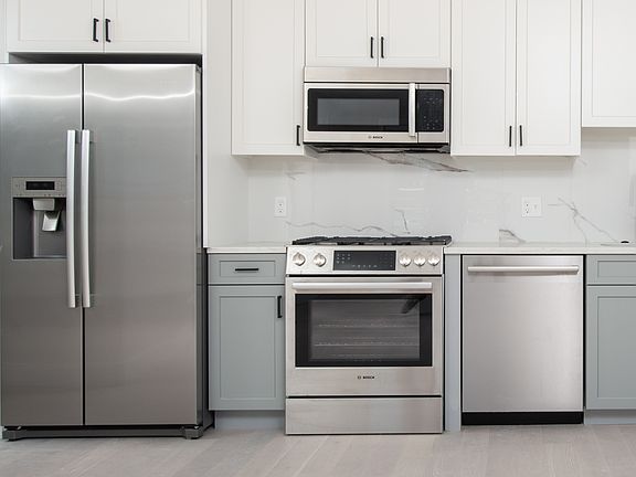 2nd image of 425 Border St #405