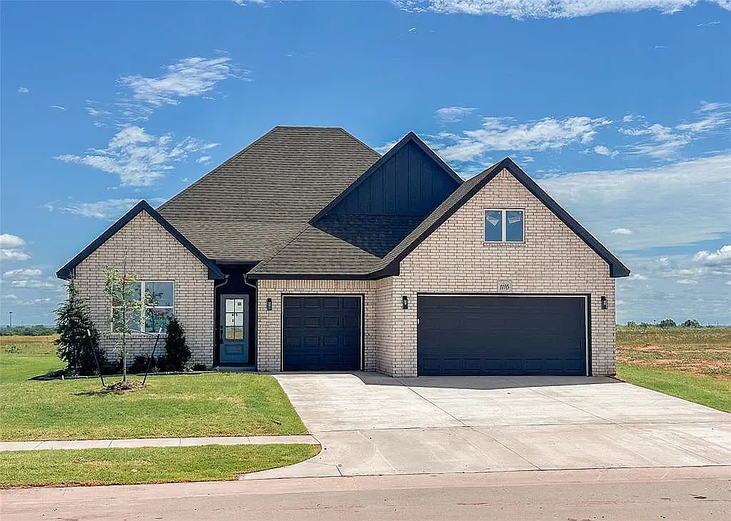 4 bed, 1967 sqft, $2,200 — Photo 1
