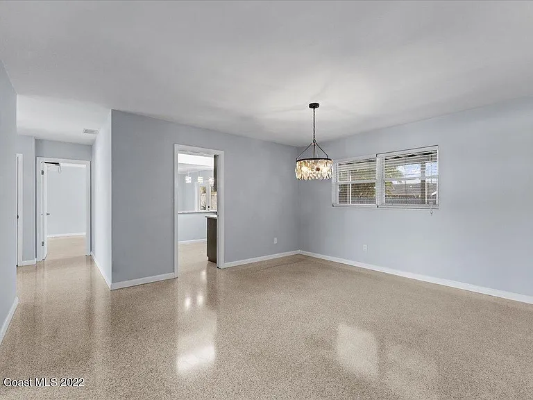 215 Marion St — Photo 4