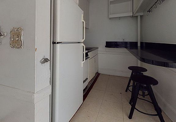5th image of 36 E 38th St